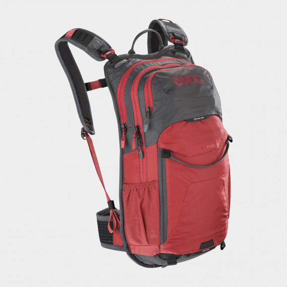 Cykelryggsäck EVOC Stage Carbon Grey/Chili Red, förberedd för vätskebehållare, 12 liter