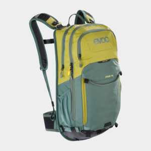 Cykelryggsäck EVOC Stage Moss Green/Olive, förberedd för vätskebehållare, 18 liter