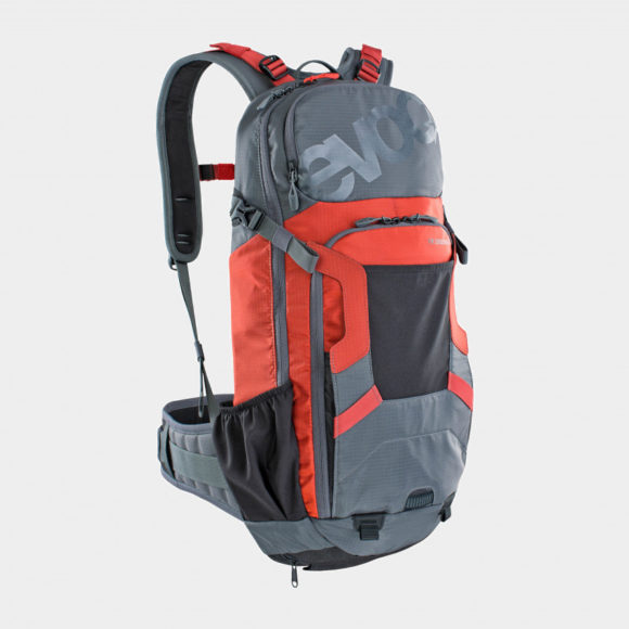 Cykelryggsäck med ryggskydd EVOC FR Enduro Carbon Grey/Chili Red, förberedd för vätskebehållare, 16 liter, Medium/Large