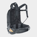 Cykelryggsäck med ryggskydd EVOC Trail Pro Black/Carbon Grey, förberedd för vätskebehållare, 16 liter, Small/Medium