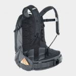 Cykelryggsäck med ryggskydd EVOC Trail Pro Black/Carbon Grey, förberedd för vätskebehållare, 26 liter, Large/X-Large