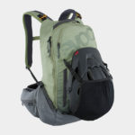 Cykelryggsäck med ryggskydd EVOC Trail Pro Light Olive/Carbon Grey, förberedd för vätskebehållare, 16 liter, Small/Medium