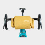 Styrväska EVOC Handlebar Pack BOA Loam, Large (5 liter)